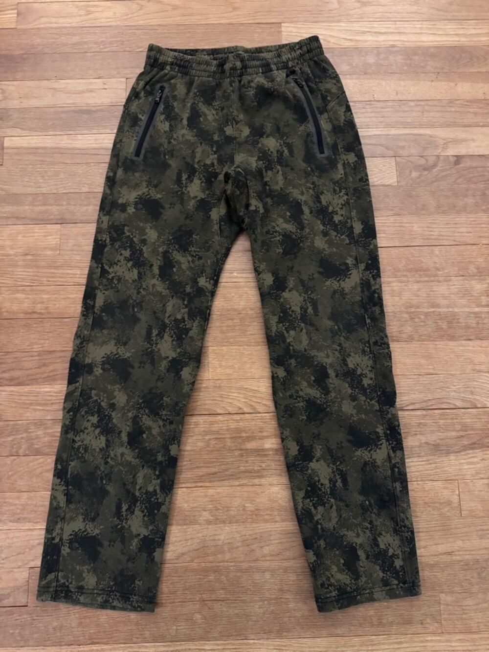 Old Navy Women's Camo Dynamic Fleece Straight Pants - Size XS
b92